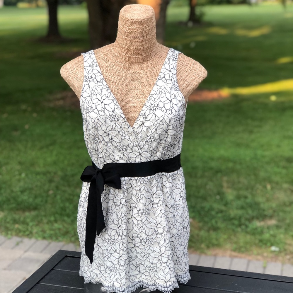 Black House White Market lace tank with bow